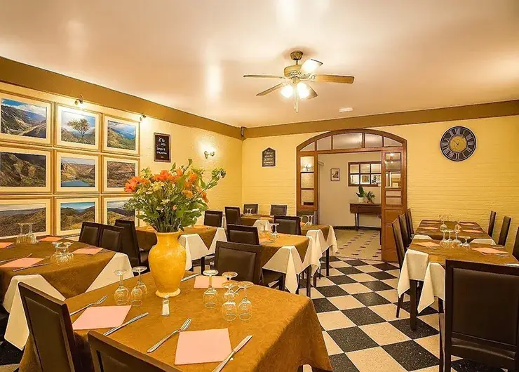 restaurant