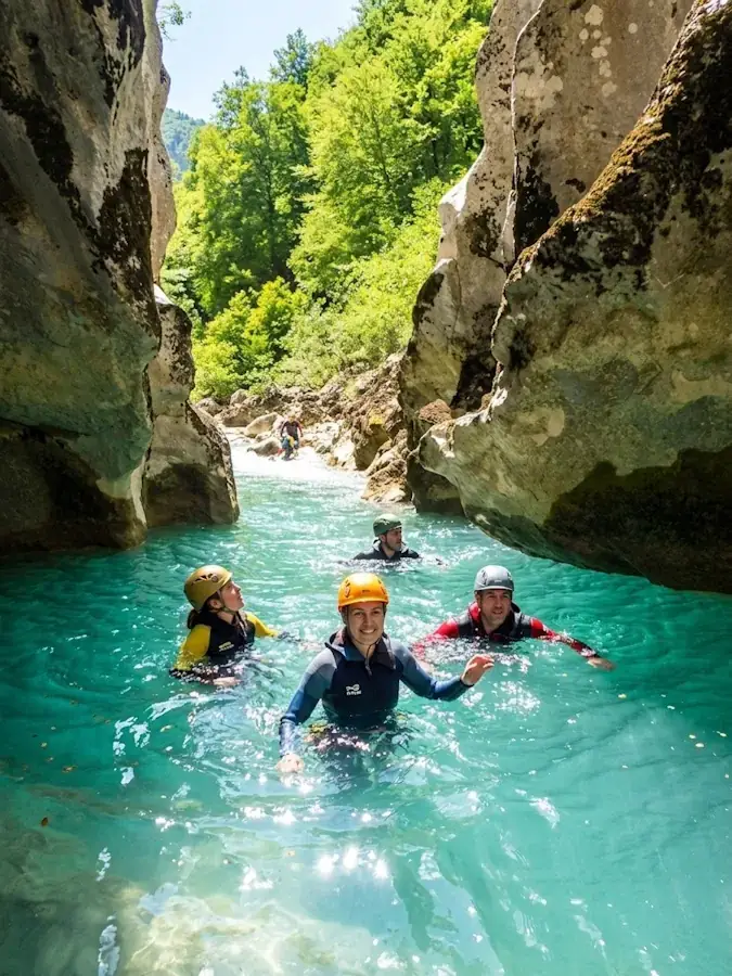 Aqua-randonnée dans les Gorges du Verdon en été
